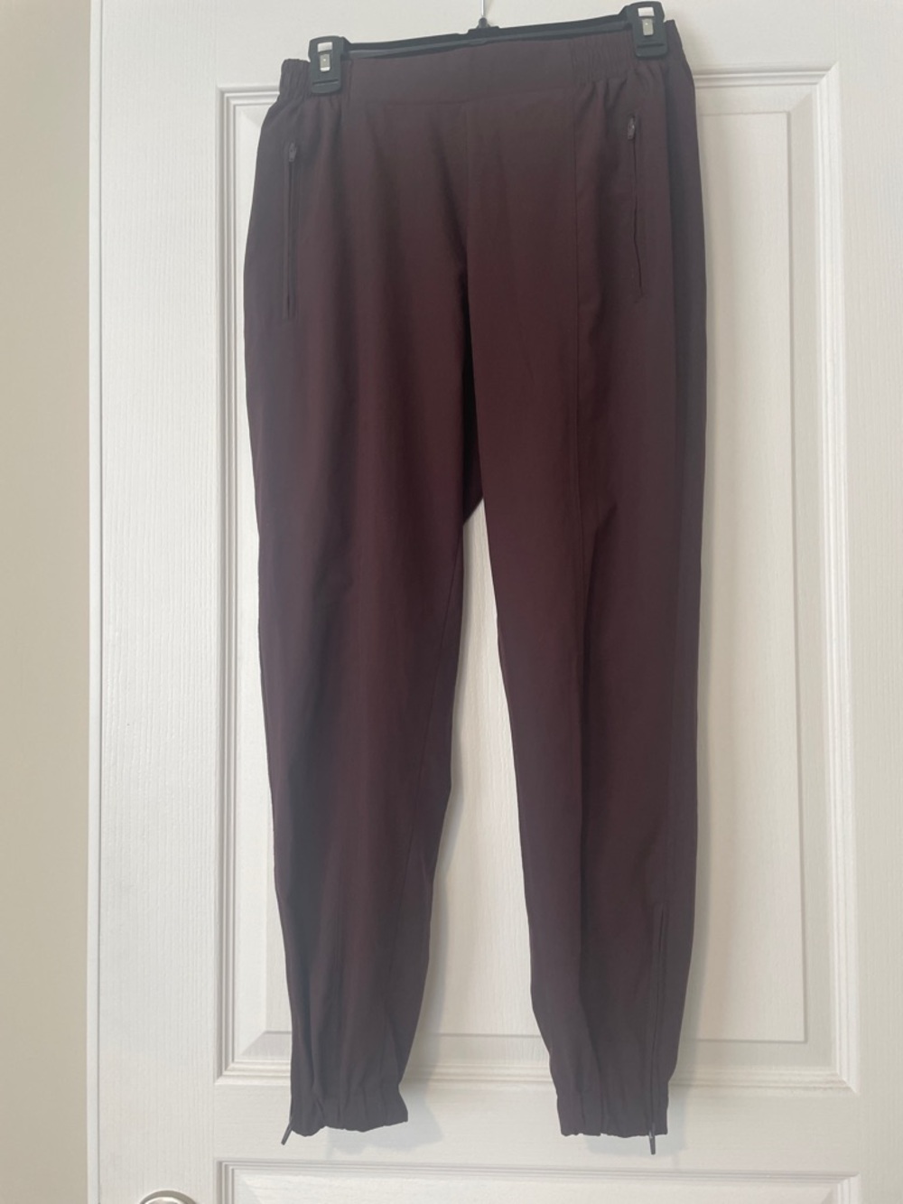 Woman’s Elastic Waist Jogger Pants - Dark Burgundy